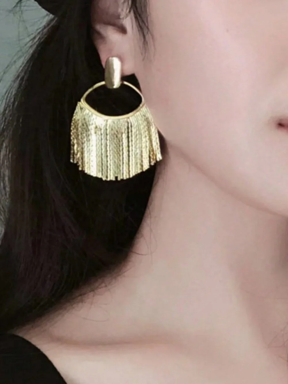 Gold luxury Women's Crescent Shaped Metal Chain Pendant Earrings